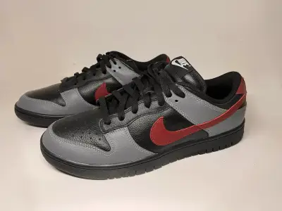Zapatillas deportivas Nike gris y rojo - miniatura 1