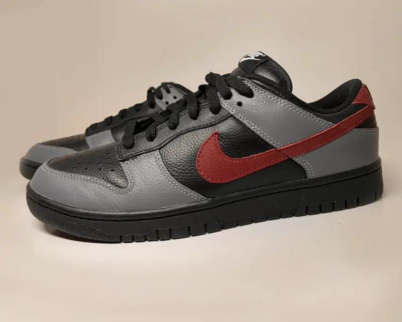 Zapatillas deportivas Nike gris y rojo - 2