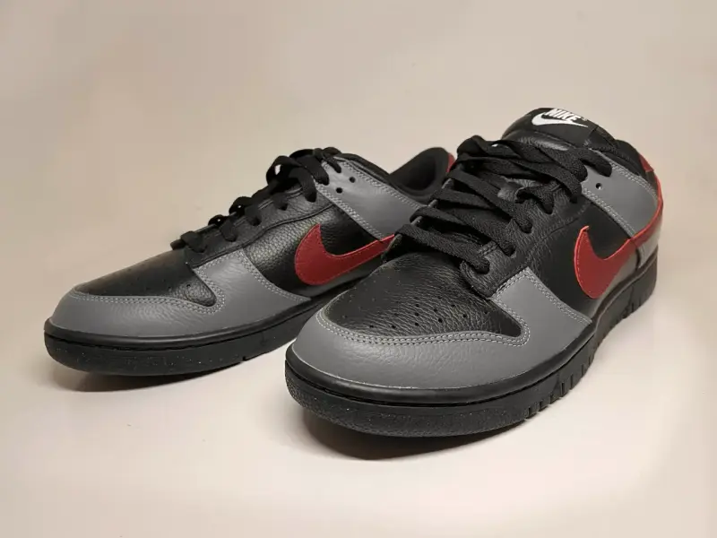 Zapatillas deportivas Nike gris y rojo - 3