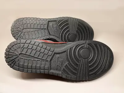 Zapatillas deportivas Nike gris y rojo - miniatura 4
