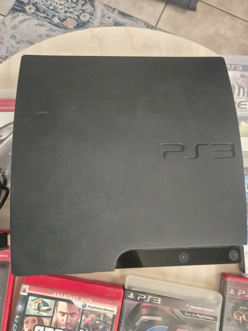 Consola PS3 con juegos variados - 2