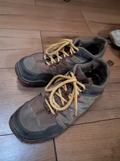 Lote de zapatillas deportivas variadas - miniatura 2