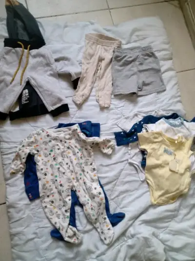 Lote de ropa para bebé niño - miniatura 1