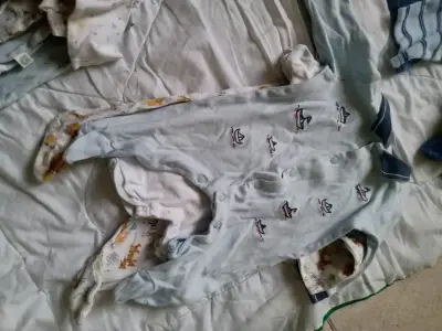 Lote de ropa para bebé niño variada - miniatura 4