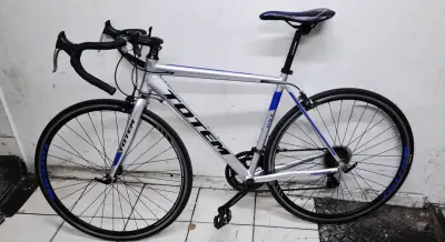 Bicicleta de ruta Totem mnx 700C 520mm - miniatura 2