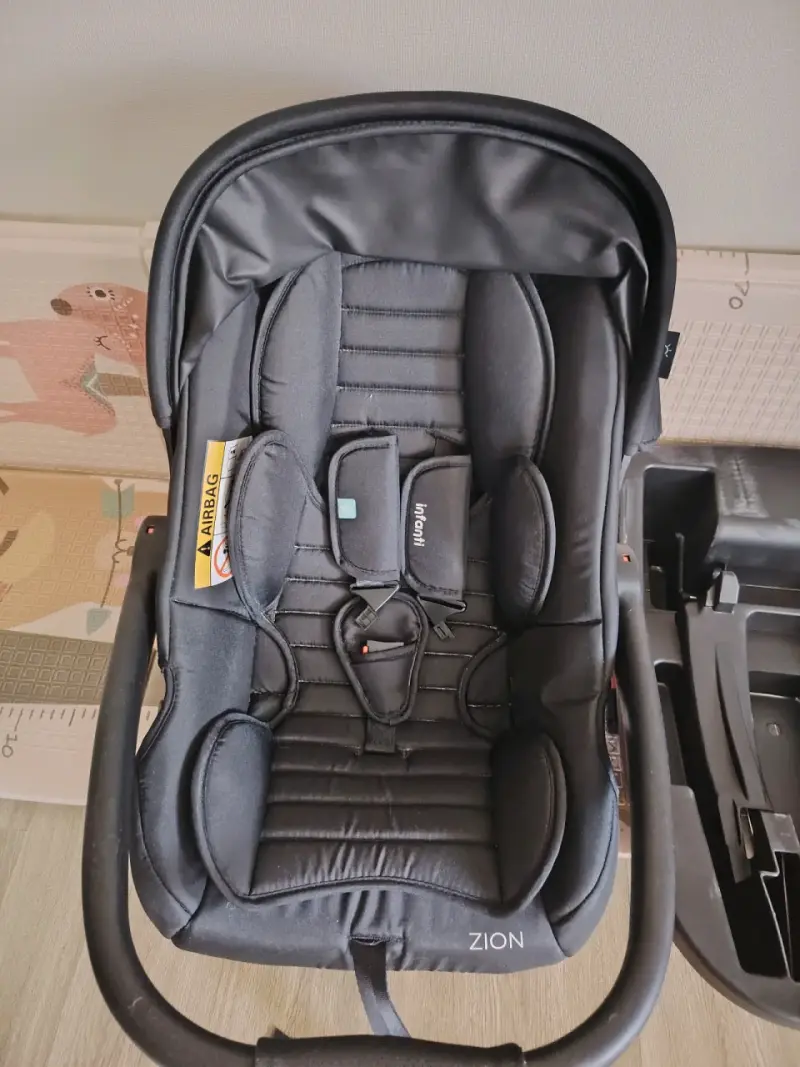 Silla de auto para bebé Infanti con base - 2