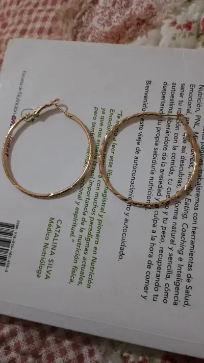 Aros de argolla dorados grandes - miniatura 4