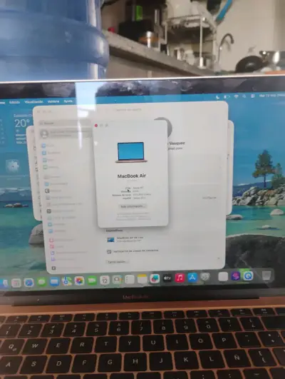 MacBook Air M1 13.3 pulgadas en buen estado - miniatura 6