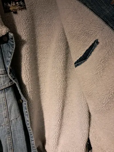 Chaqueta de mezclilla con forro de borrego - miniatura 4