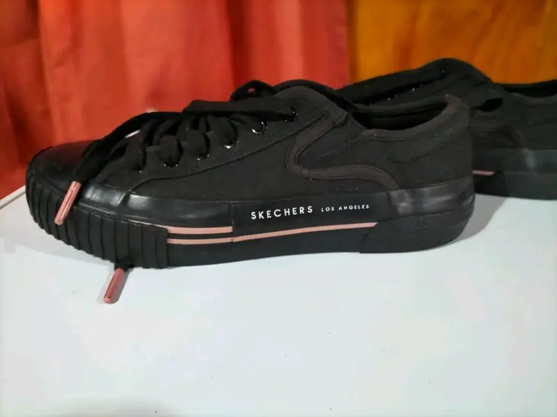 Zapatillas negras Skechers Los Angeles - 1