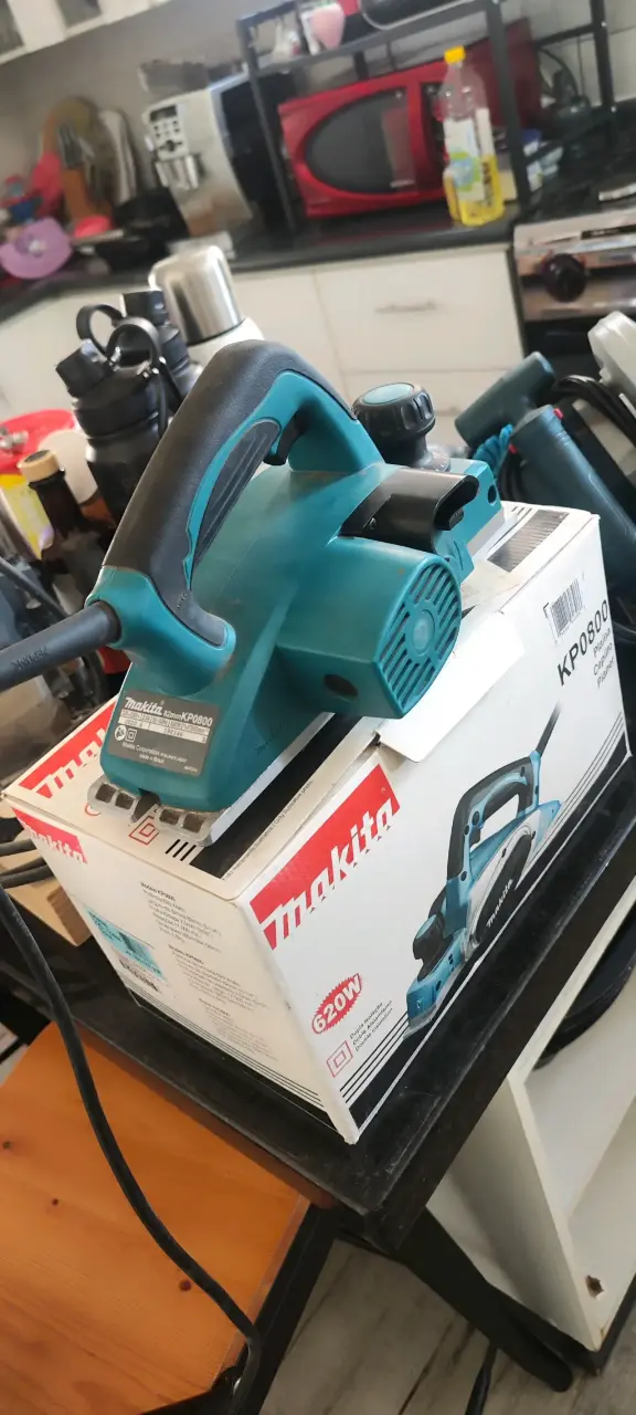 Cepillo eléctrico Makita de alta precisión - 5