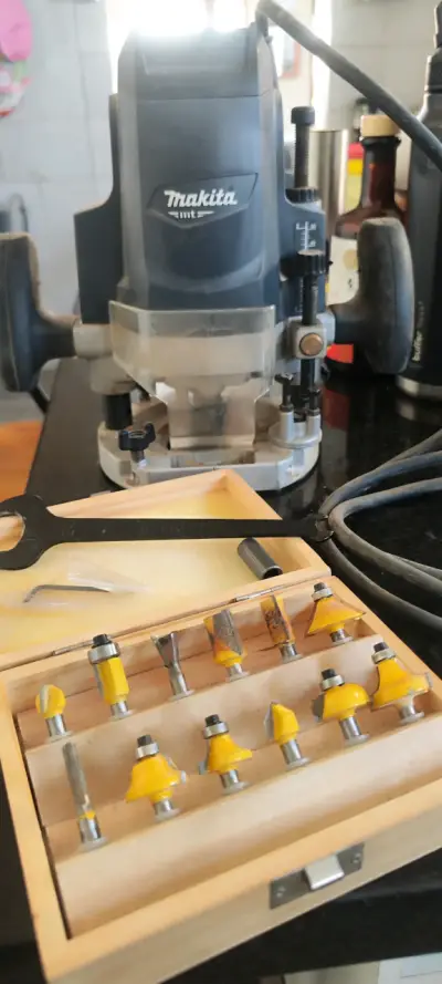 Fresadora Makita MT en buen estado - miniatura 3
