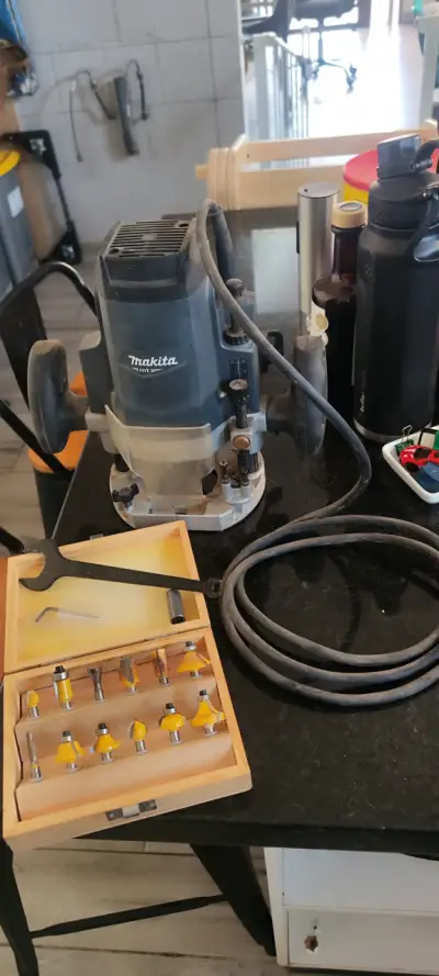 Fresadora Makita MT en buen estado - miniatura 4
