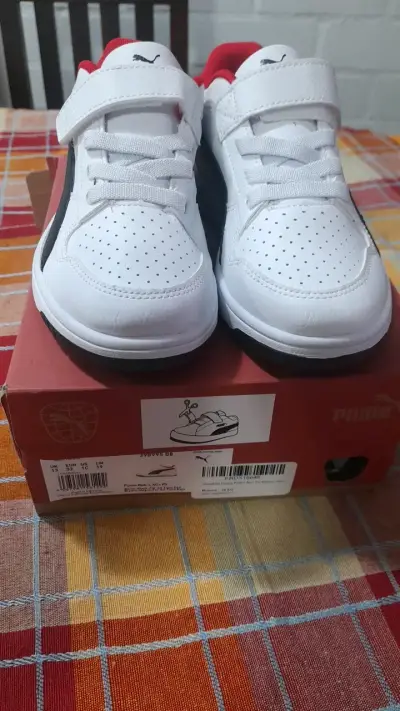 Zapatillas deportivas Puma blancas para niños - miniatura 1