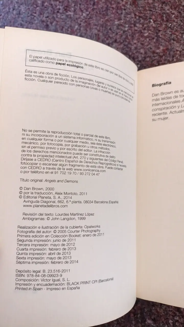 Libro Ángeles y Demonios de Dan Brown - 2