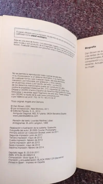 Libro Ángeles y Demonios de Dan Brown - miniatura 2