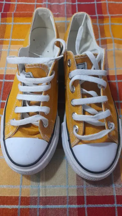 Zapatillas deportivas amarillas unisex - miniatura 1