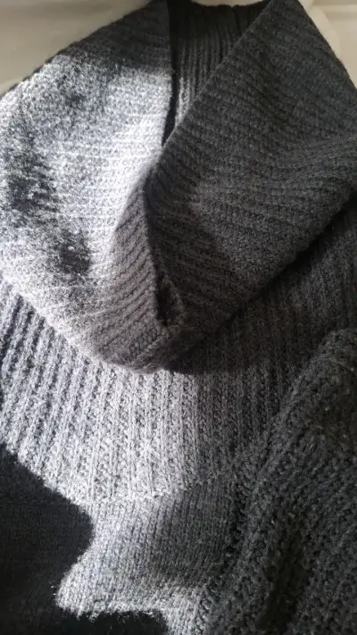 Chaleco de lana gris oscuro para mujer - miniatura 2
