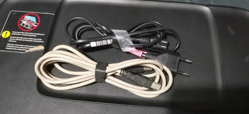 Impresora HP Ink Tank 115 con cables - 3