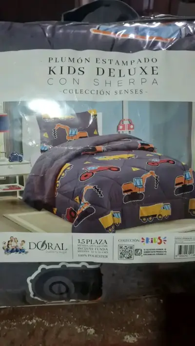 Plumón estampado Kids Deluxe con sherpa - miniatura 2