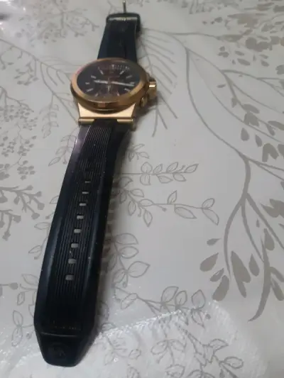 Reloj Michael Kors dorado con correa negra - miniatura 3