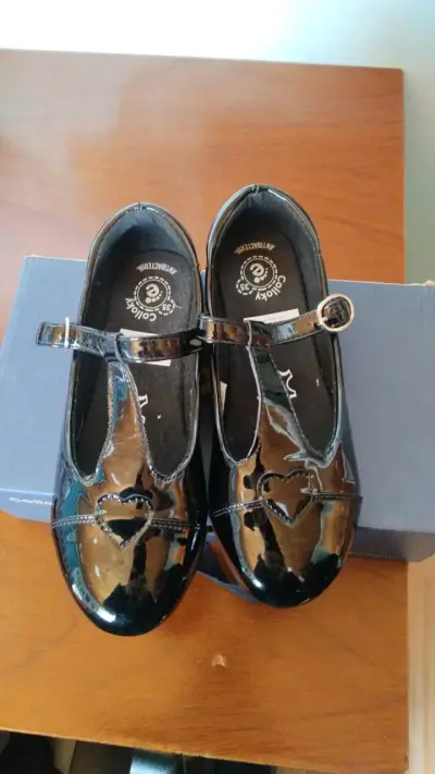 Zapatos de charol negros para niña talla 35 - miniatura 1