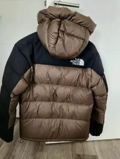 Chaqueta The North Face acolchada marrón y negra - miniatura 2
