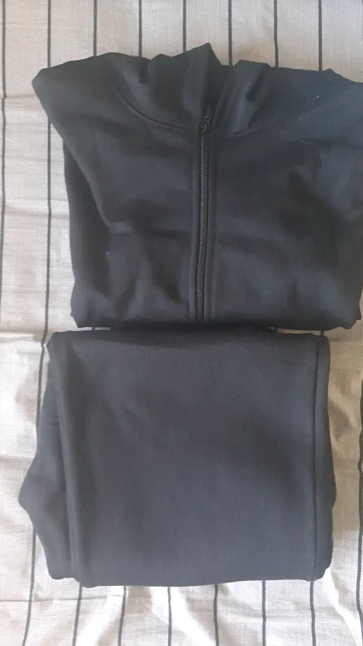 Conjunto deportivo negro - 1