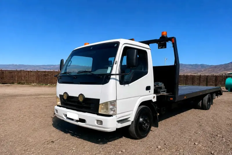 Camión grúa de rescate con detalles - 1