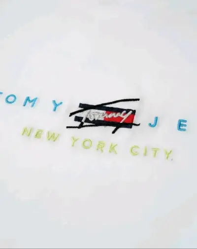 Polera Tommy Jeans Logo Bordado Regular Fit - miniatura 3