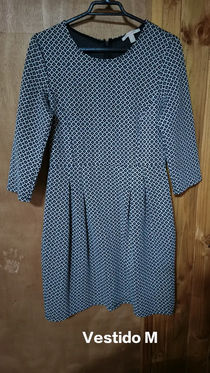 Vestido estampado en blanco y negro talla M