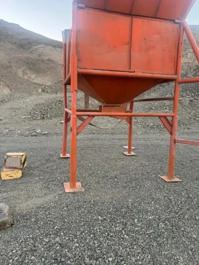 Tolva industrial de acero para minería - miniatura 1