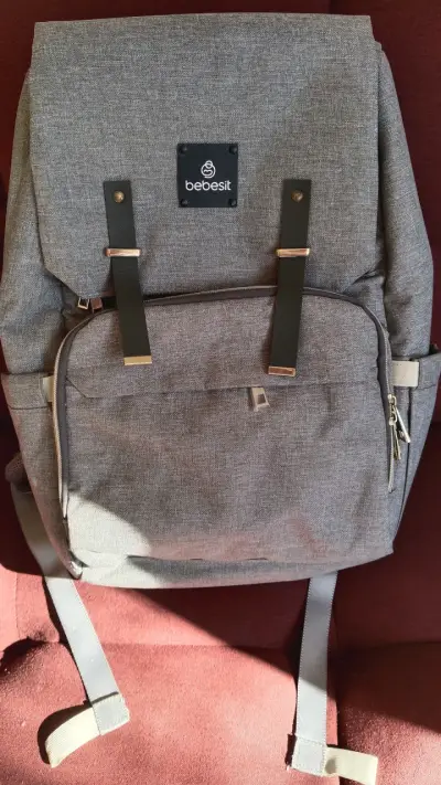 Mochila Bebesit gris para pañales - miniatura 1