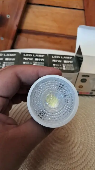 Set 4 Ampolleta LED GU10 7W 6500K luz blanca - miniatura 2