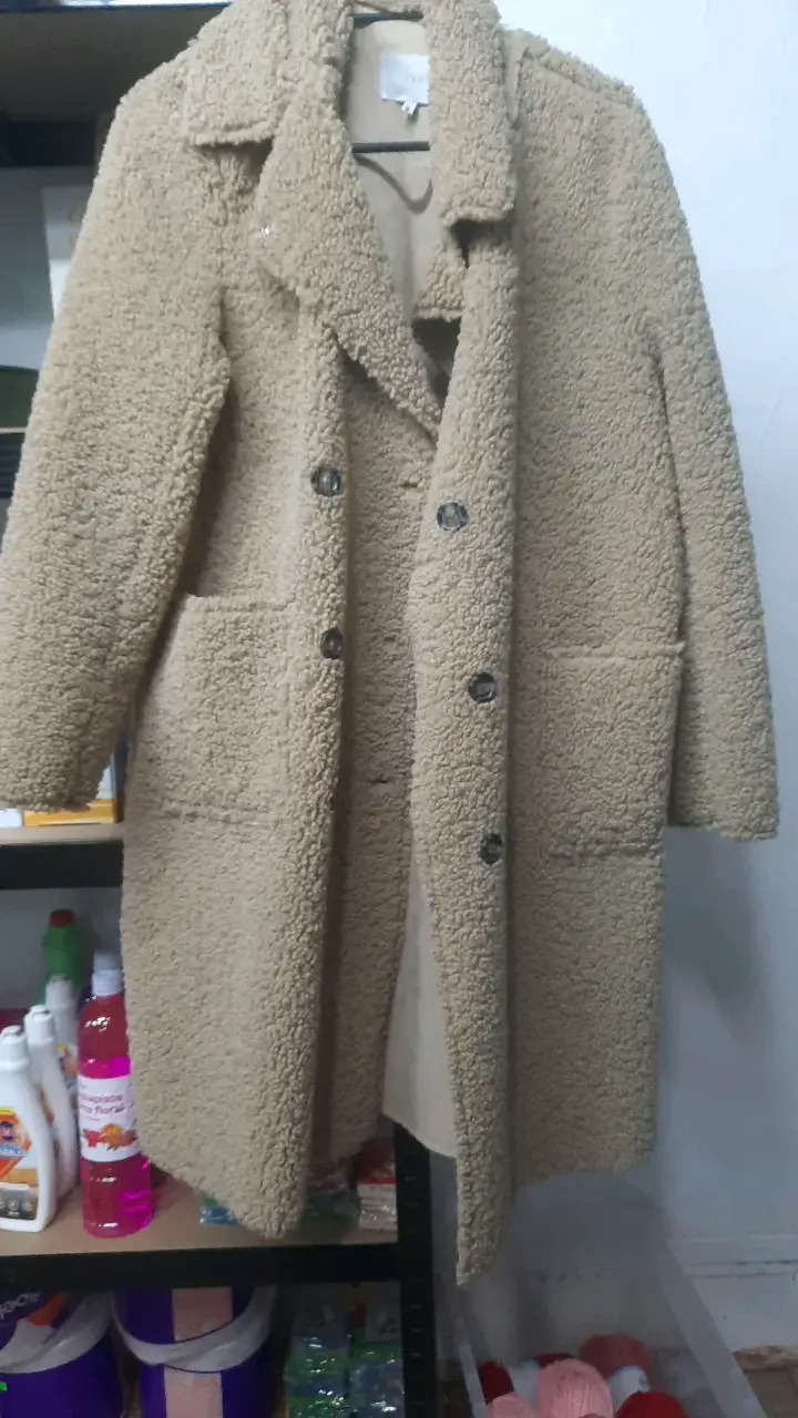 Abrigo de lana beige con botones - 1