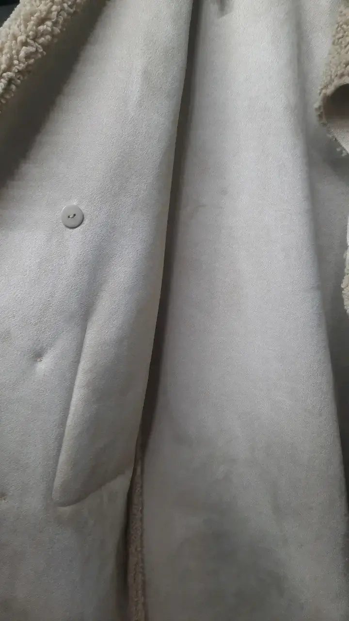 Abrigo de lana beige con botones - 4