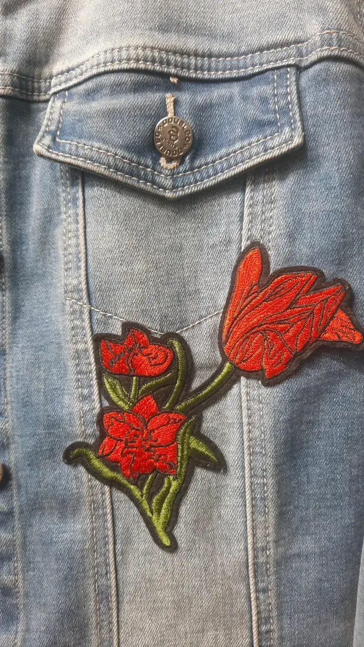 Chaqueta de mezclilla con bordado floral - 2