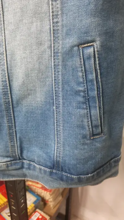 Chaqueta de mezclilla con bordado floral - miniatura 3