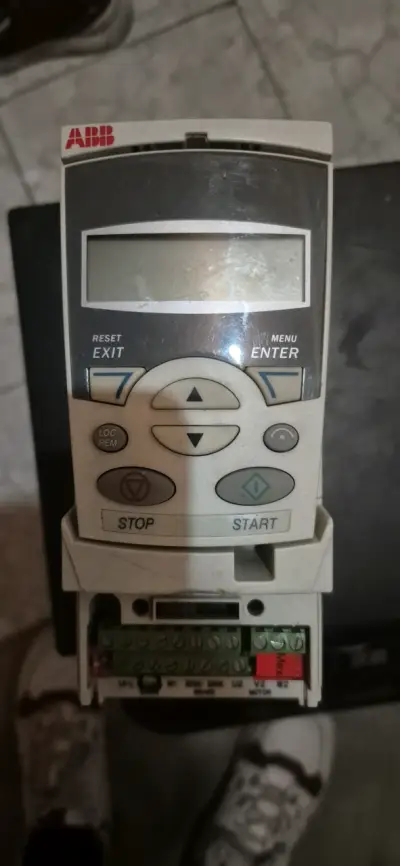 Controlador de frecuencia ABB para motores - miniatura 1
