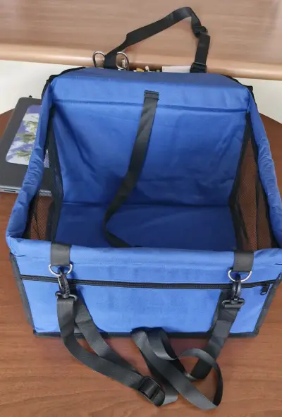 Transportadora de mascotas azul con malla - miniatura 3