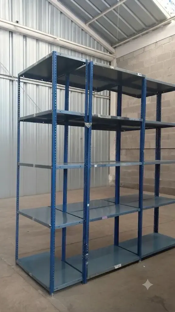 Estantería metálica industrial azul
