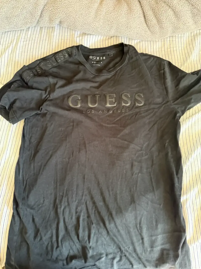 Polera negra Guess Los Angeles - 1