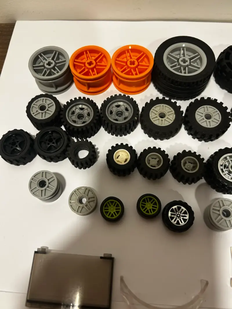 LEGO set de neumáticos y accesorios de autos - 3