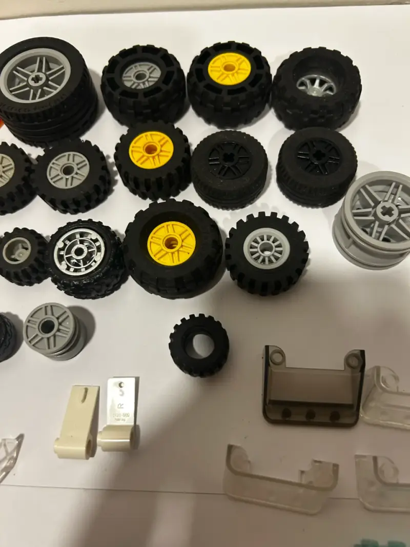 LEGO set de neumáticos y accesorios de autos - 6