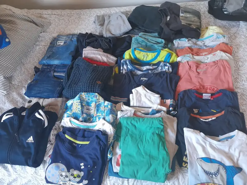 Lote de ropa infantil variada de marcas conocidas - 1