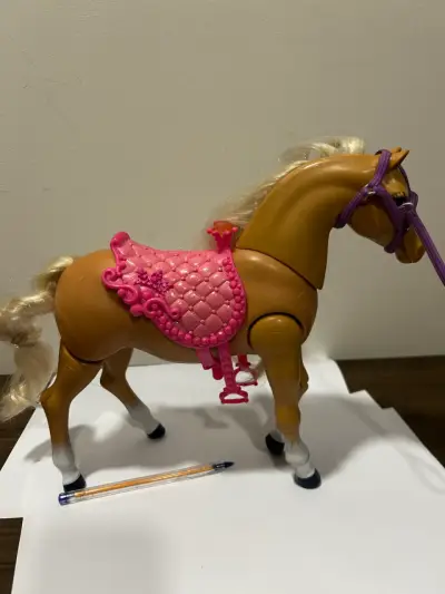 Barbie Caballo Mattel Camina y sonidos - miniatura 1