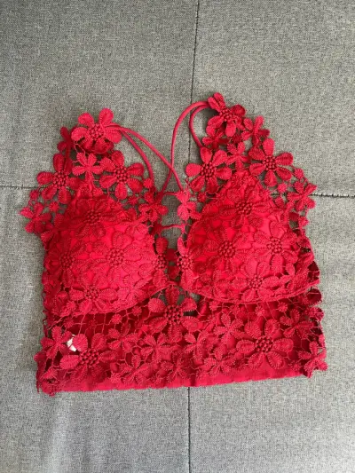 Top de encaje floral rojo para mujer - miniatura 1