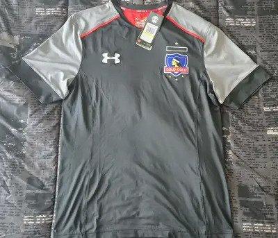 Polera Under Armour Colo-Colo negra - miniatura 1