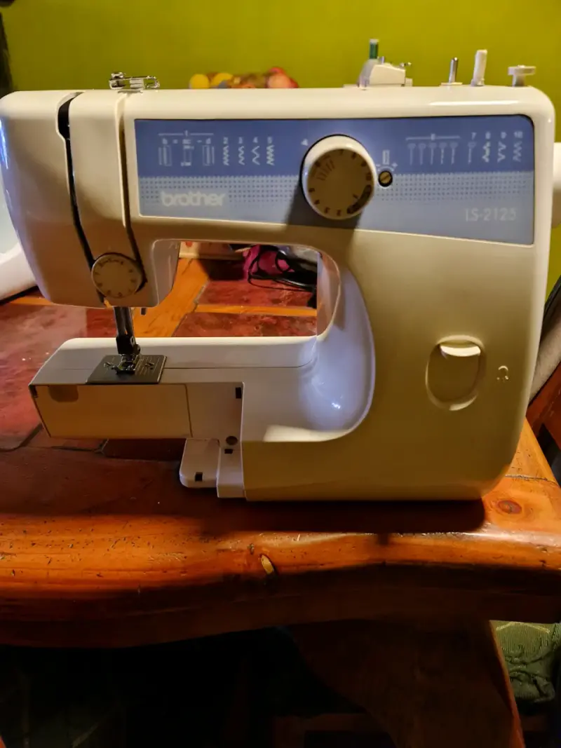 Máquina de coser Brother LS-2125 - 1