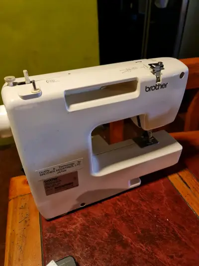 Máquina de coser Brother LS-2125 - miniatura 4